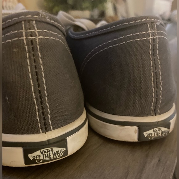 Women’s Vans Size 10 - Picture 2 of 3